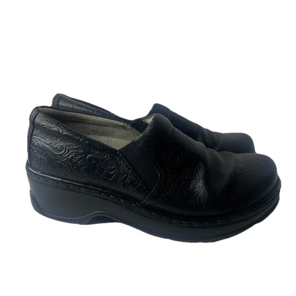 Klogs Shoes - Klogs Black Floral Embossed Tooled Leather Slip On Clogs Shoes Womens Size 8